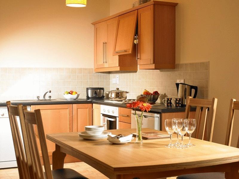 Golden'S Cove Apartments At Sneem Hotel חדר תמונה